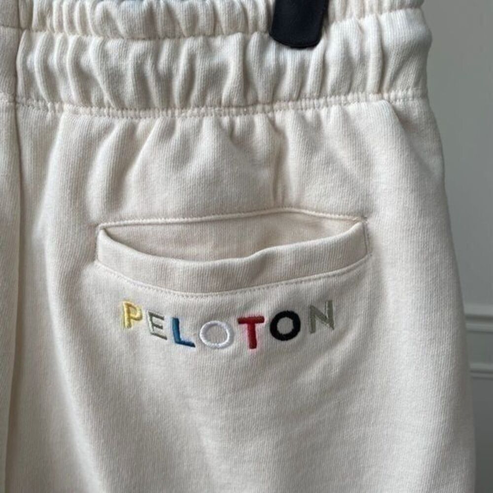 Peloton Cream Color Rainbow Embroidered Sweat Shorts Drawstring Elastic Waist M - Picture 8 of 9